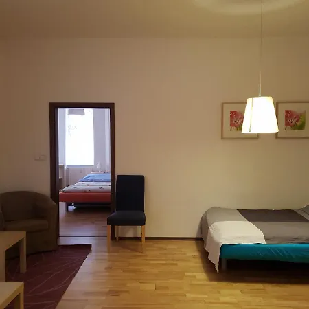 Feel At 2 Toilets * Praag